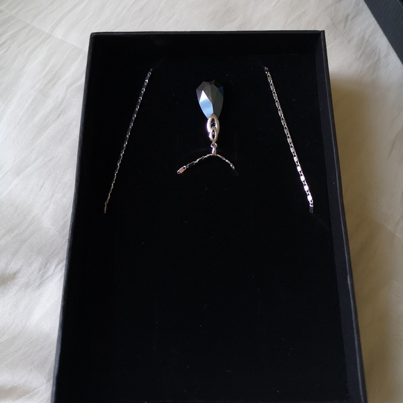 NEW Crystal Pendant Necklace Le Papillion Jewelry - Picture 5 of 5